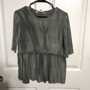 Green 3/4 sleeve top